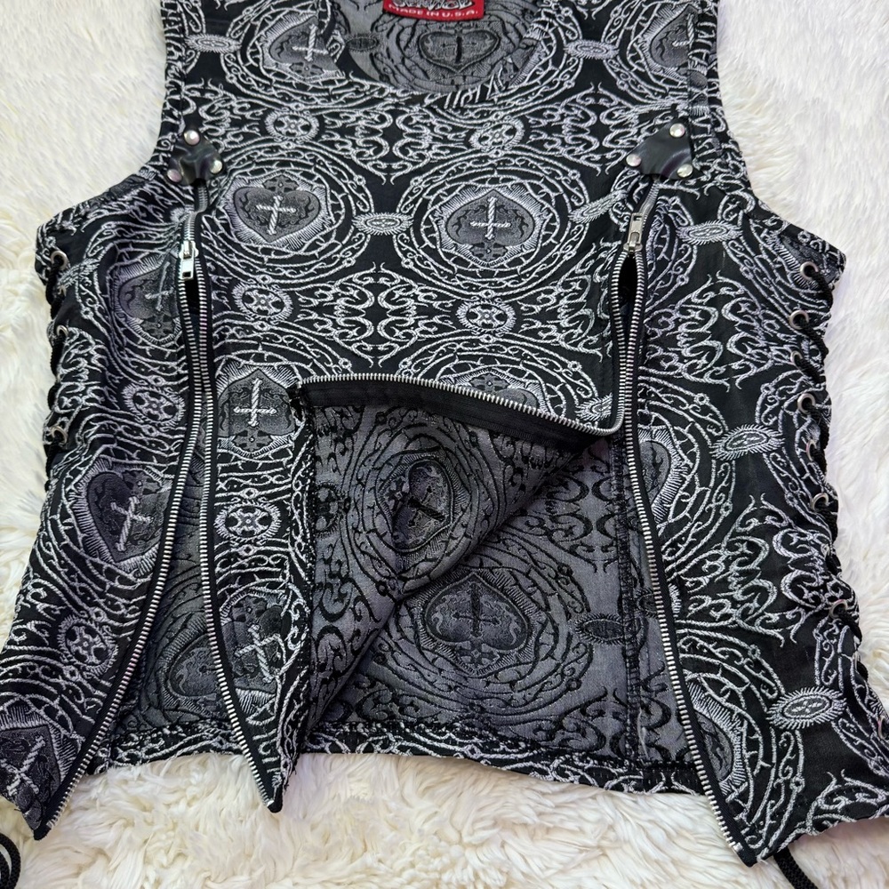 Lip Service Black Cross & Heart Zipper Side Tie Sleeveless Top - Picture 7 of 14